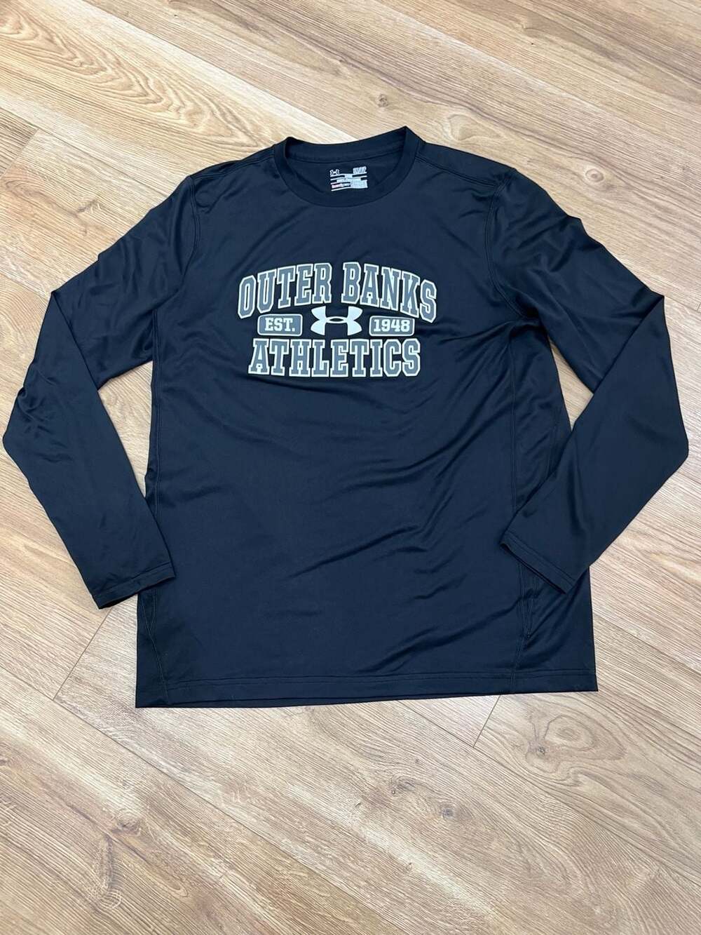 Under Armour HeatGear Outer Banks Athletics Long Sleeve Black T-Shirt Mens Small